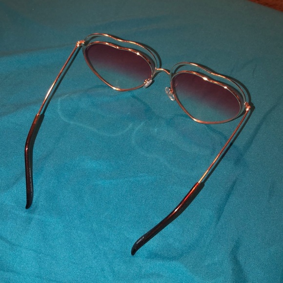 3/$20 Double Framed Heart Sunglasses Forever 21 - Picture 6 of 6